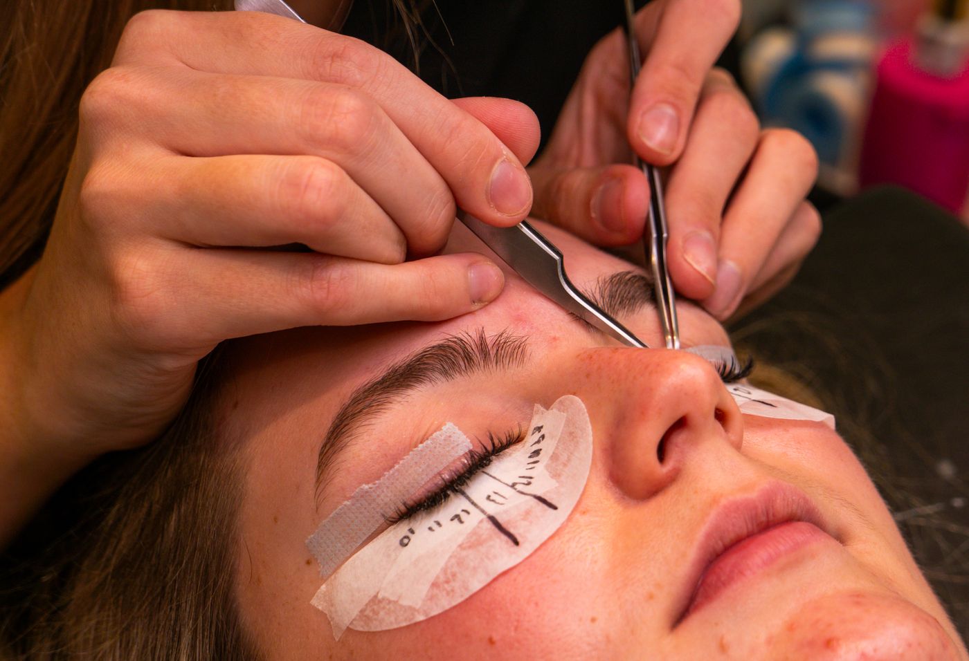 Lash extension application